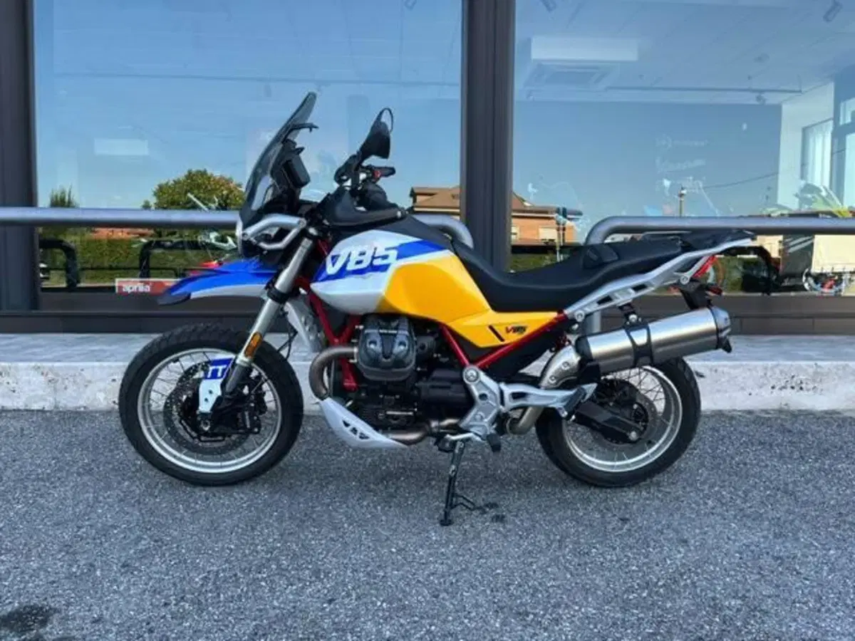 Moto Guzzi V85 TT (2024 - 26) (2)