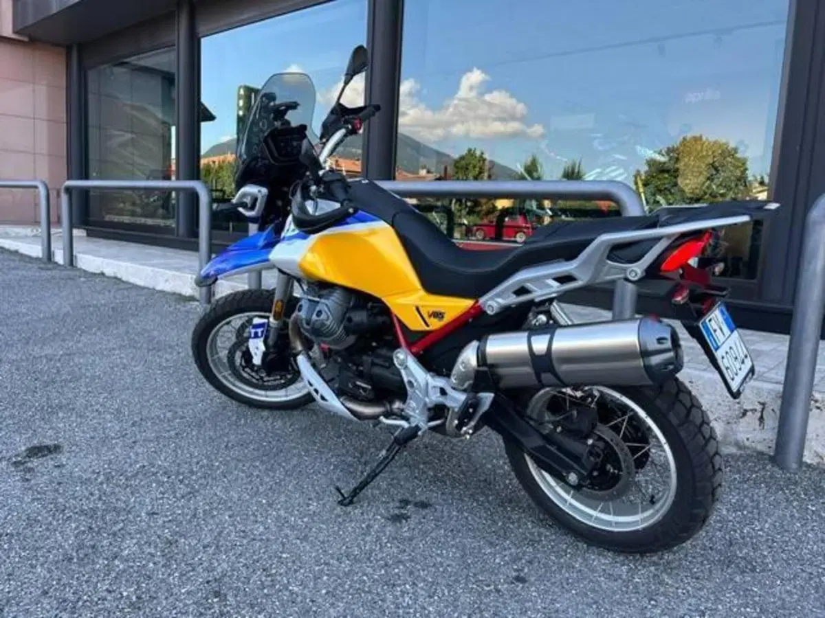 Moto Guzzi V85 TT (2024 - 26) (4)