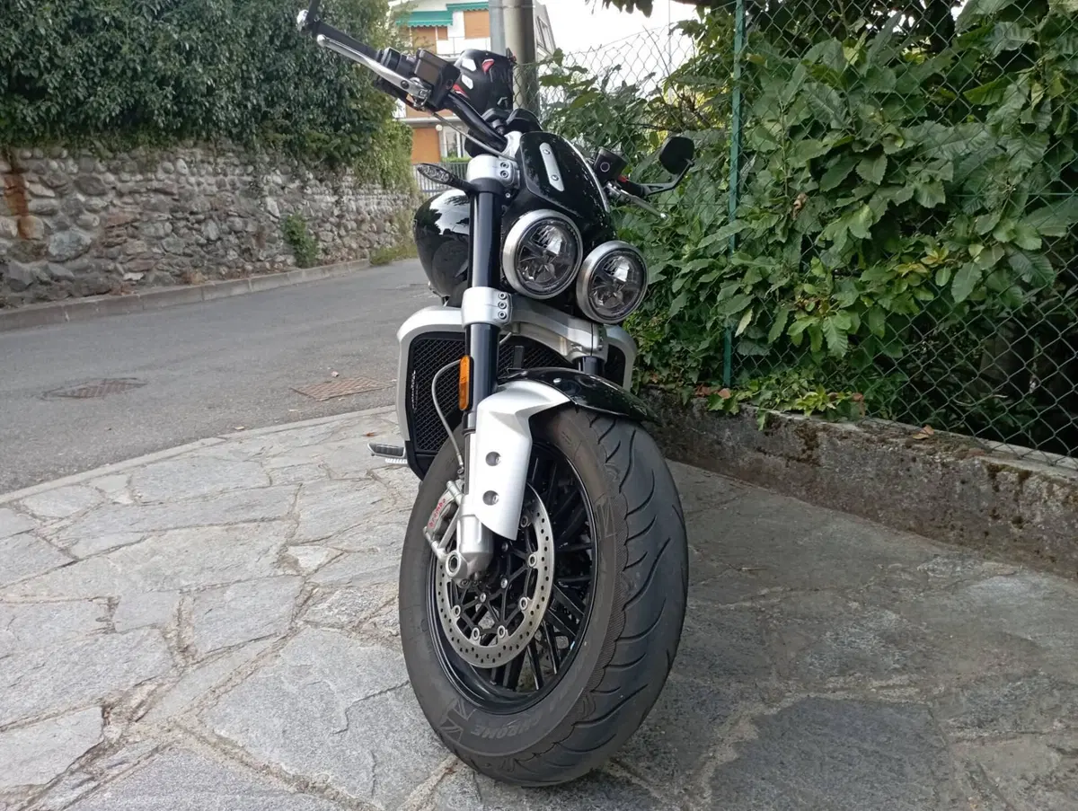 Triumph Rocket 3 R Chrome Edition (2023) (3)