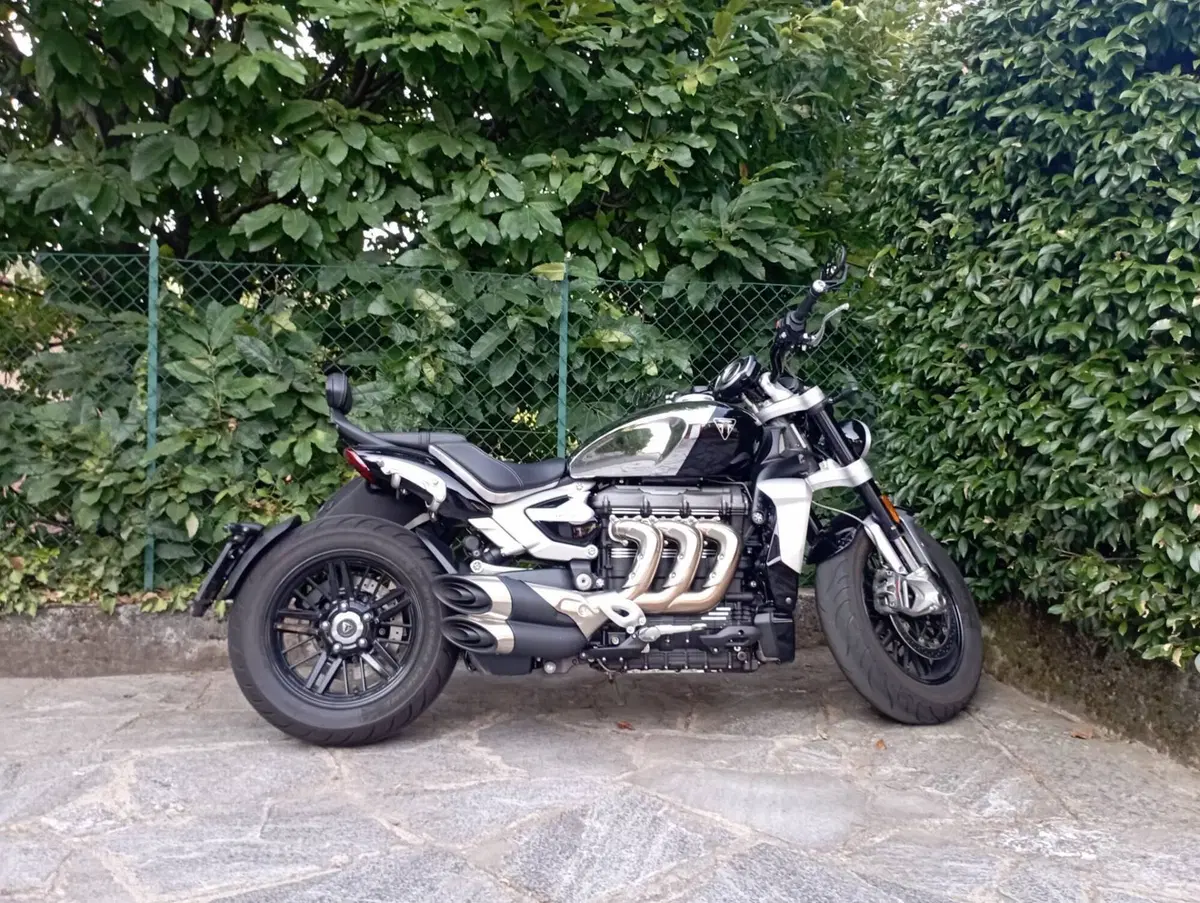 Triumph Rocket 3 R Chrome Edition (2023) (4)