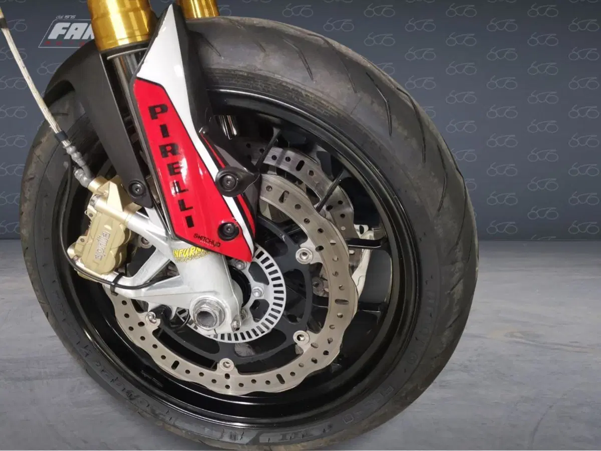Aprilia Dorsoduro 750 ABS (2009 - 17) (5)