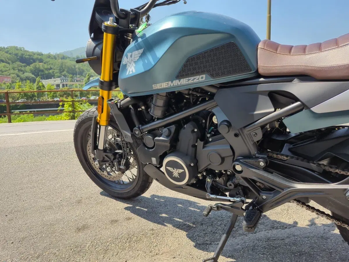 Moto Morini SEIEMMEZZO SCR (2022 - 26) (2)