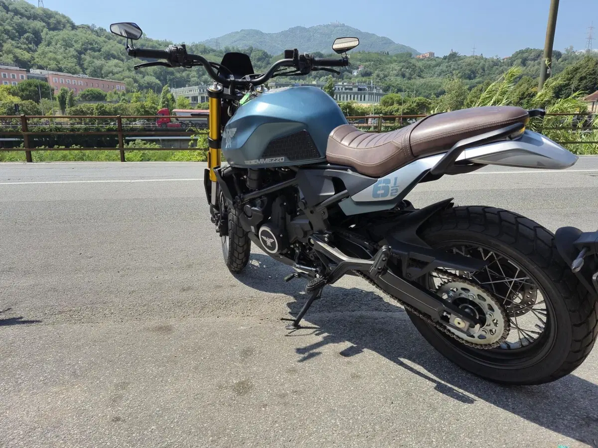 Moto Morini SEIEMMEZZO SCR (2022 - 26) (14)