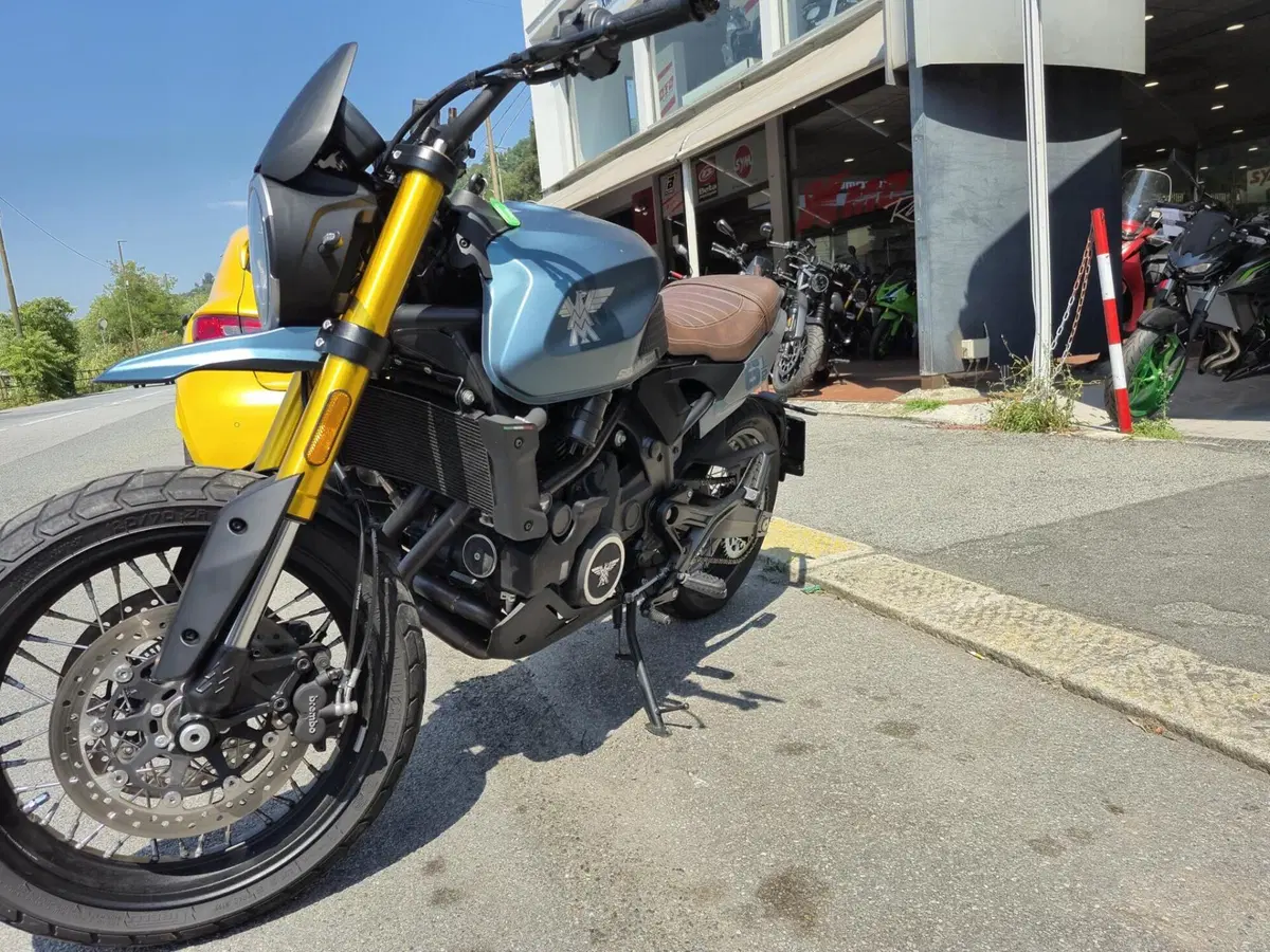 Moto Morini SEIEMMEZZO SCR (2022 - 26) (15)