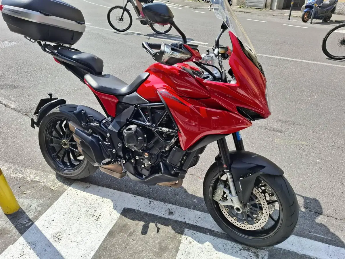 MV Agusta Turismo Veloce 800 Rosso (2021 - 23)