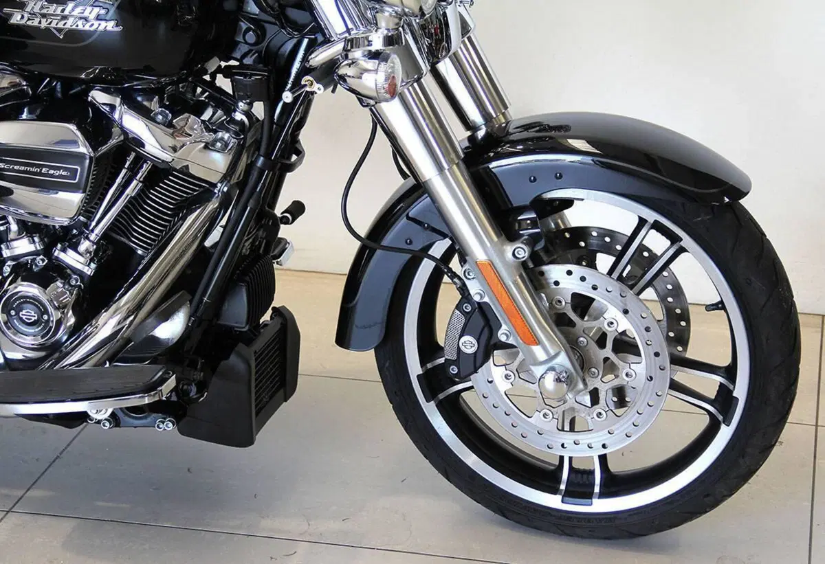 Harley-Davidson Freewheeler (2021 - 26) (2)
