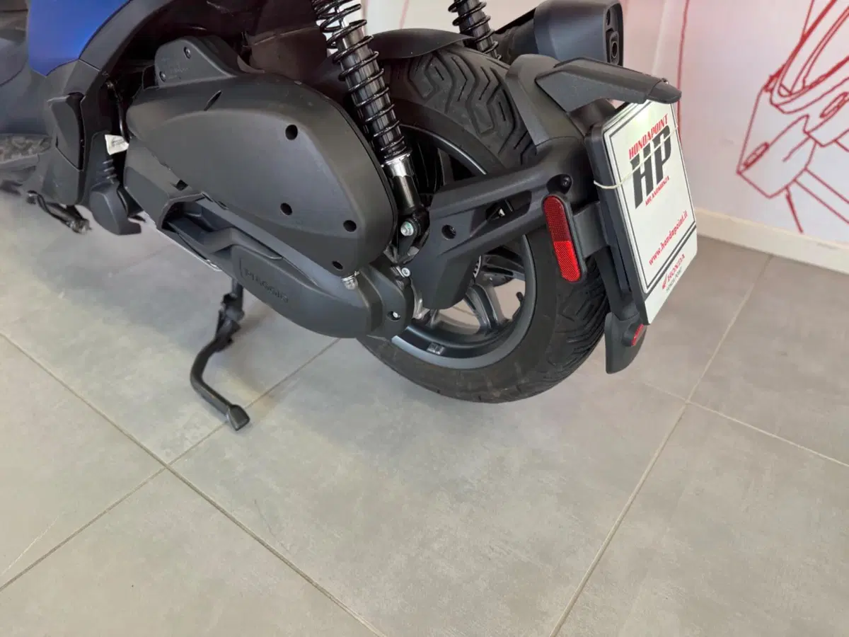 Piaggio Beverly 310 S (2025 - 26) (15)