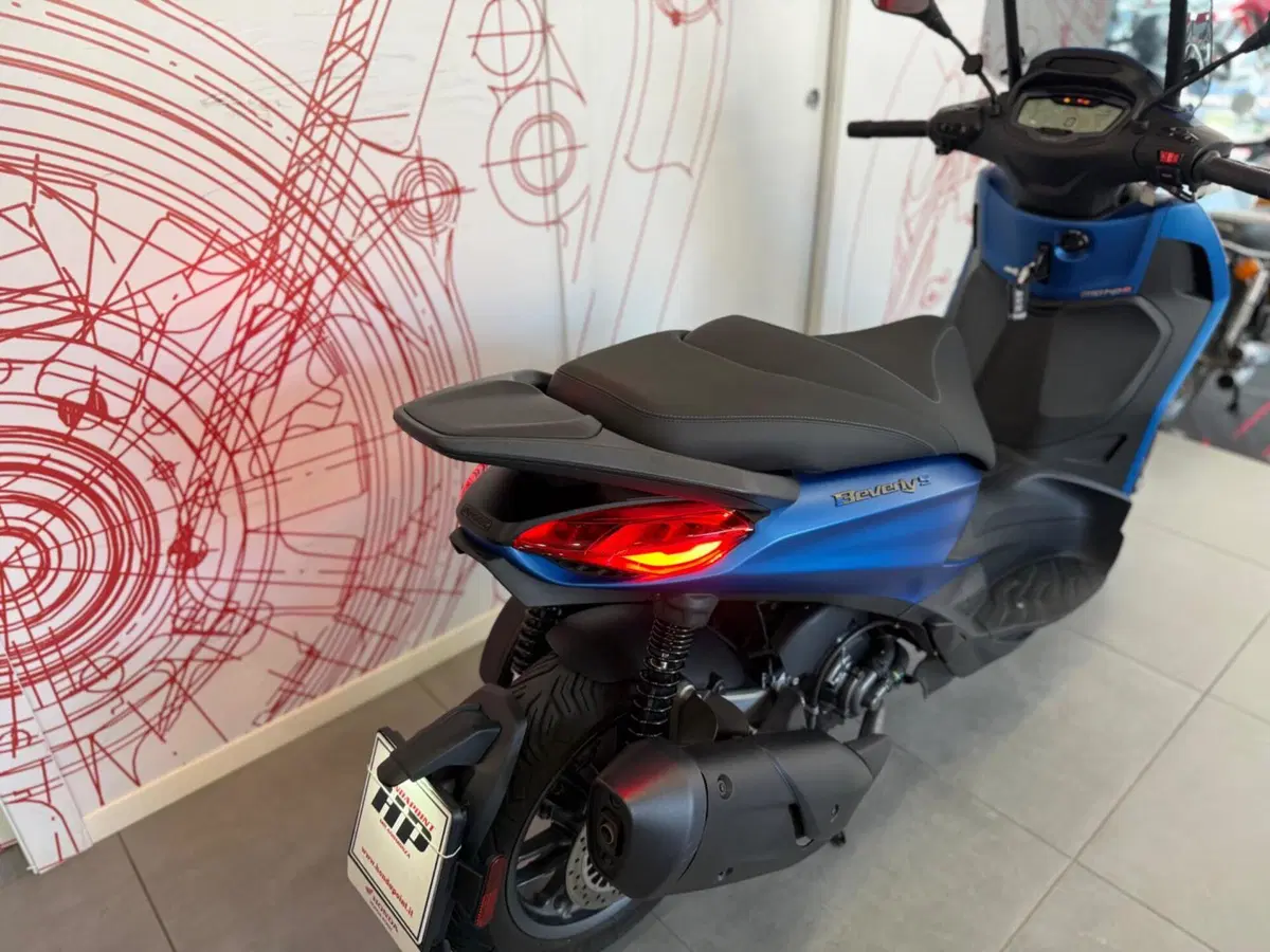 Piaggio Beverly 310 S (2025 - 26) (12)