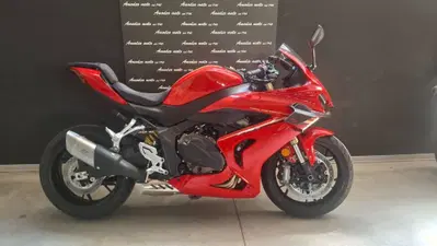QJ Motor SRK 800 RR (2024) usata