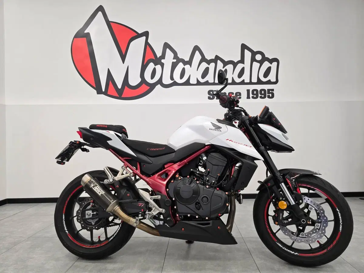 Honda CB 750 Hornet (2025) (4)