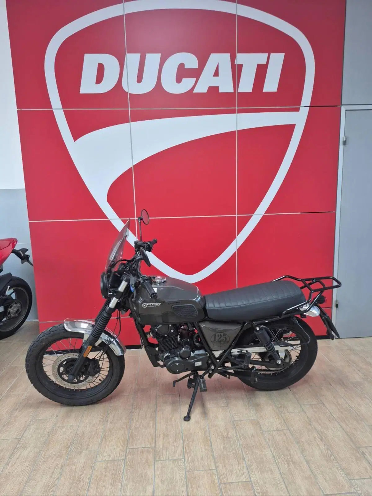 Brixton Motorcycles Cromwell 125 CBS (2021 - 26) (2)