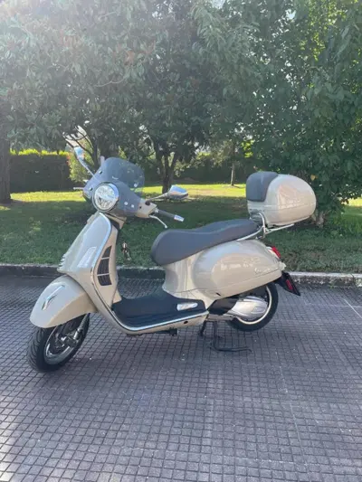 Vespa GTS 300 (2023 - 24) usata