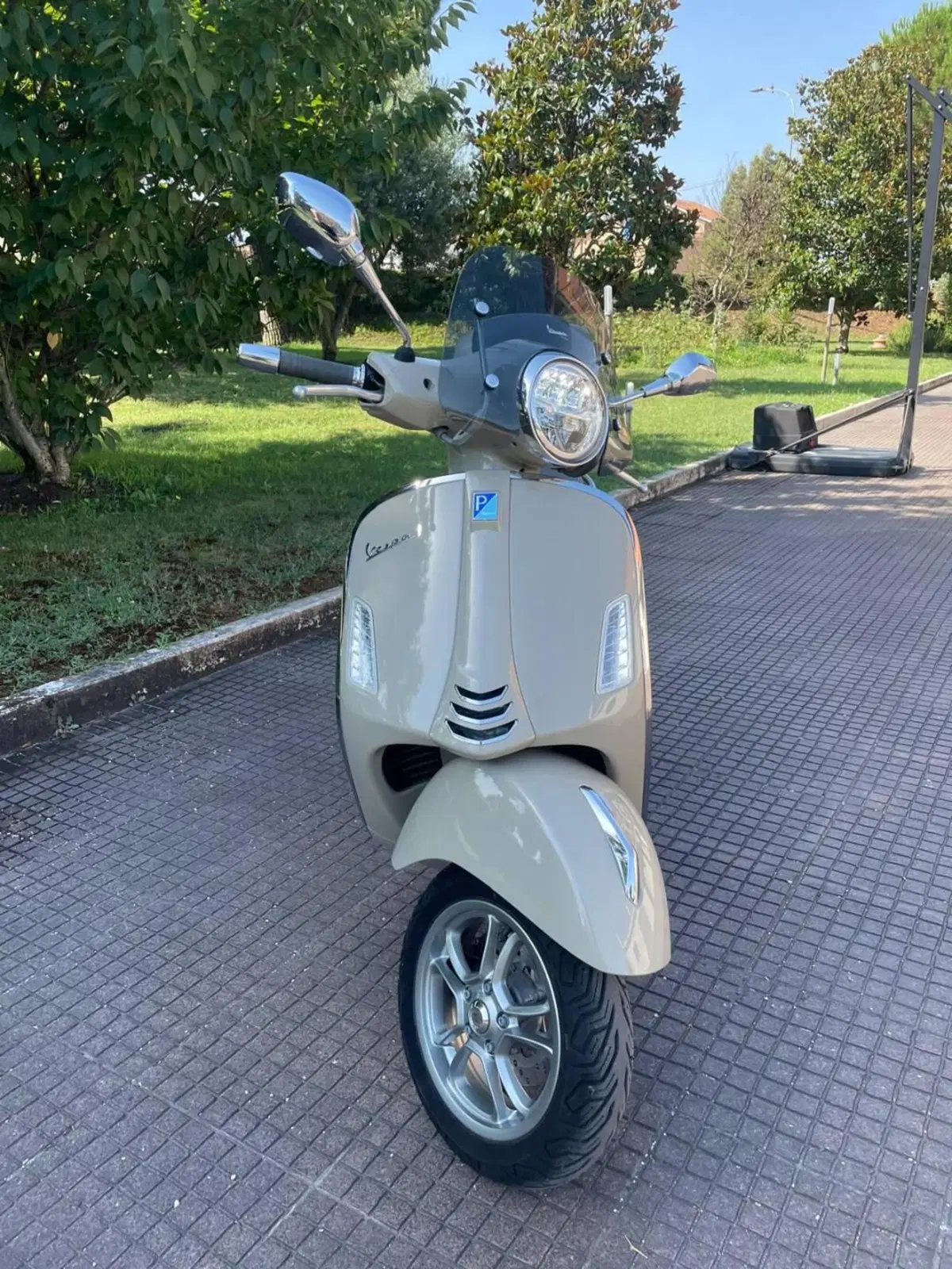 Vespa GTS 300 (2023 - 24) (4)