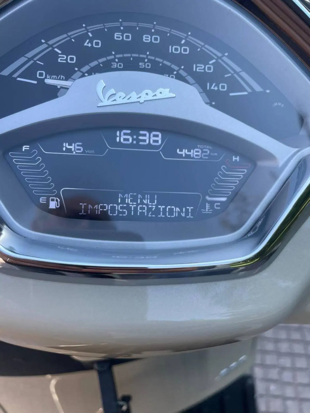 Vespa GTS 300 (2023 - 24) (5)