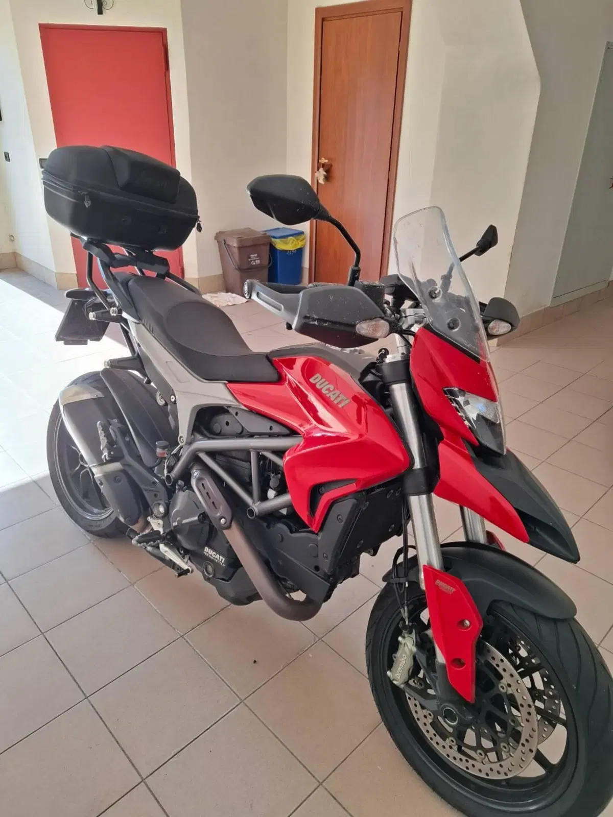 Ducati Hyperstrada 821 (2013 - 15) (2)