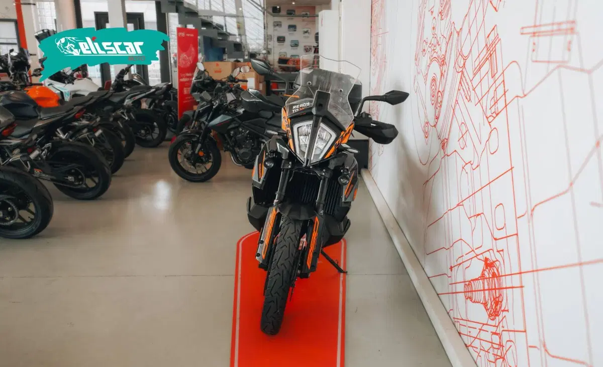 KTM 890 Adventure (2021) (3)