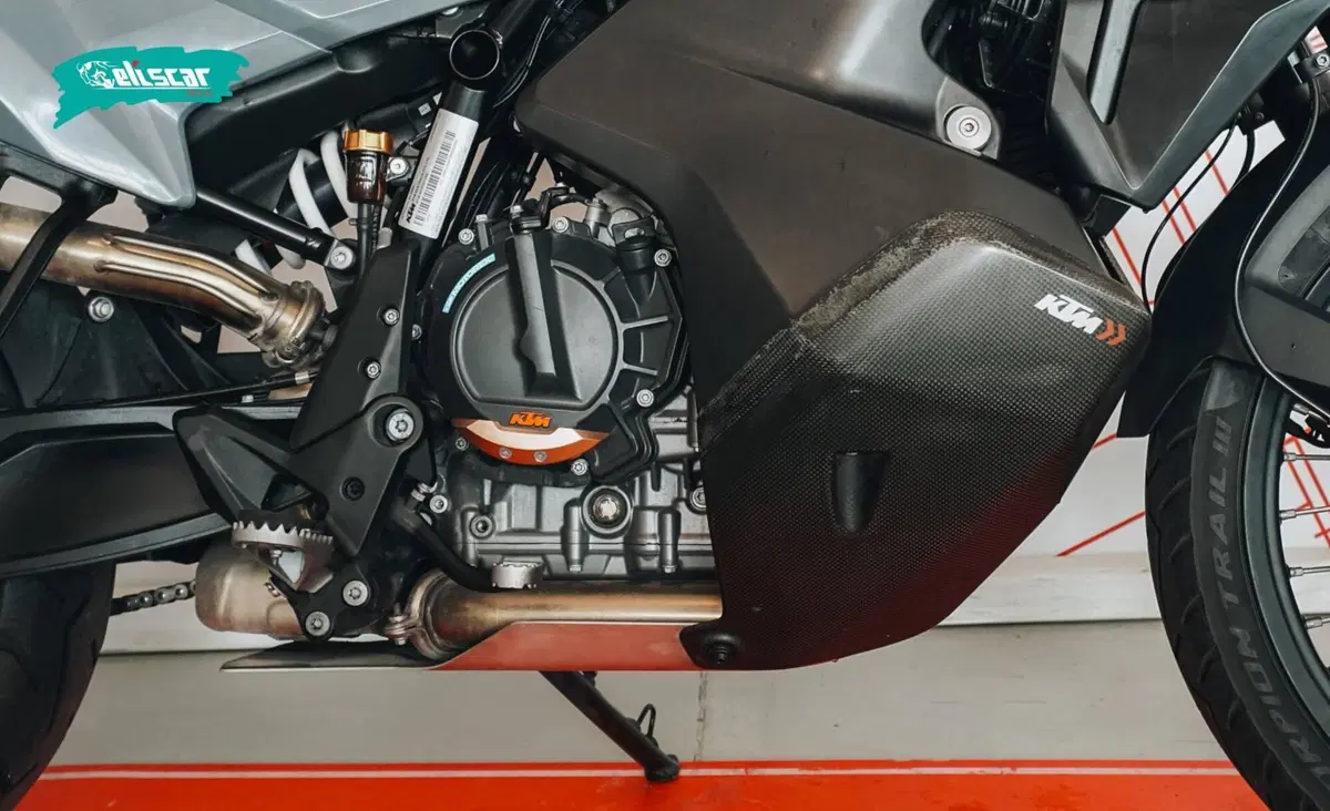 KTM 890 Adventure (2021) (16)