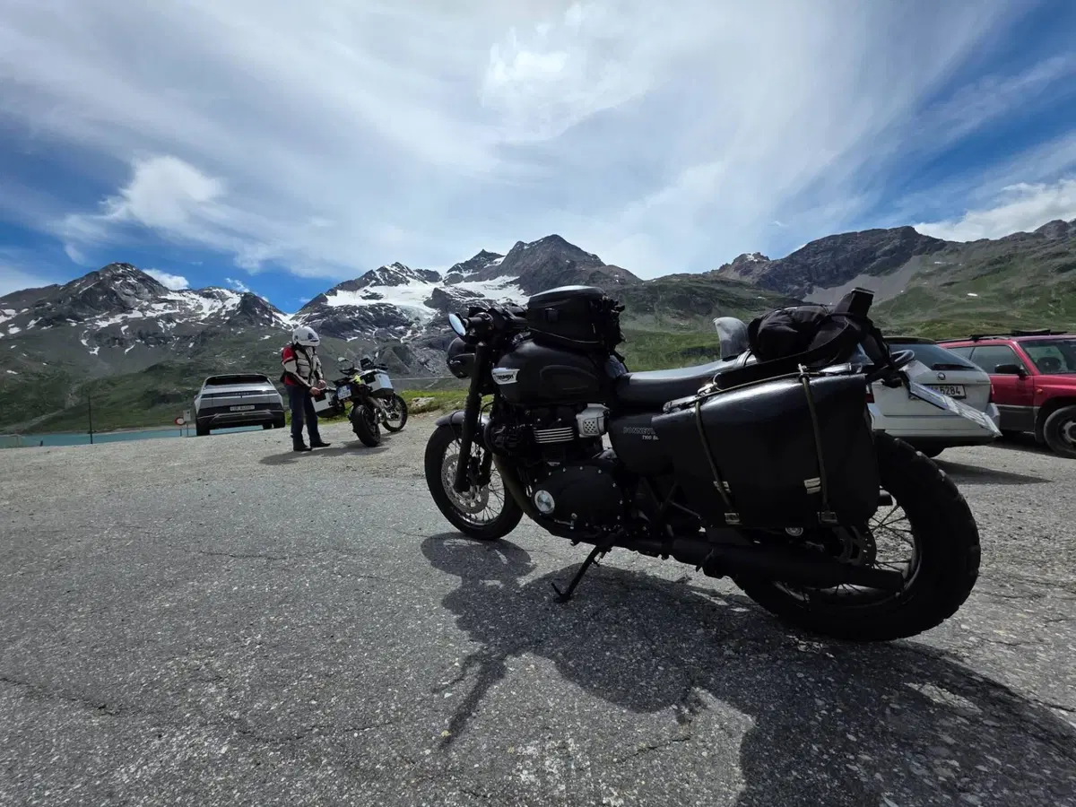 Triumph Bonneville T100 Black (2017 - 20) (10)