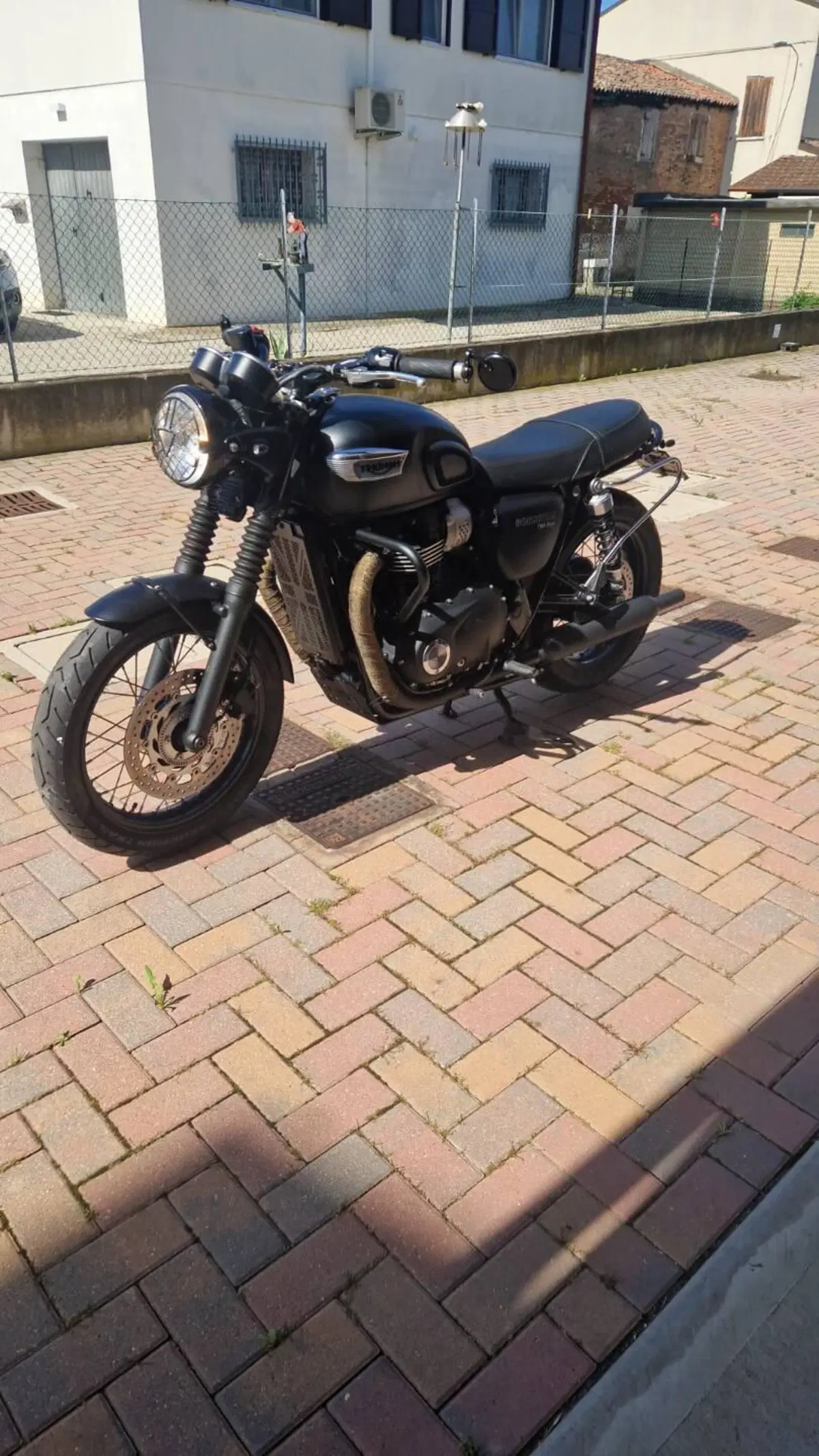 Triumph Bonneville T100 Black (2017 - 20) (19)