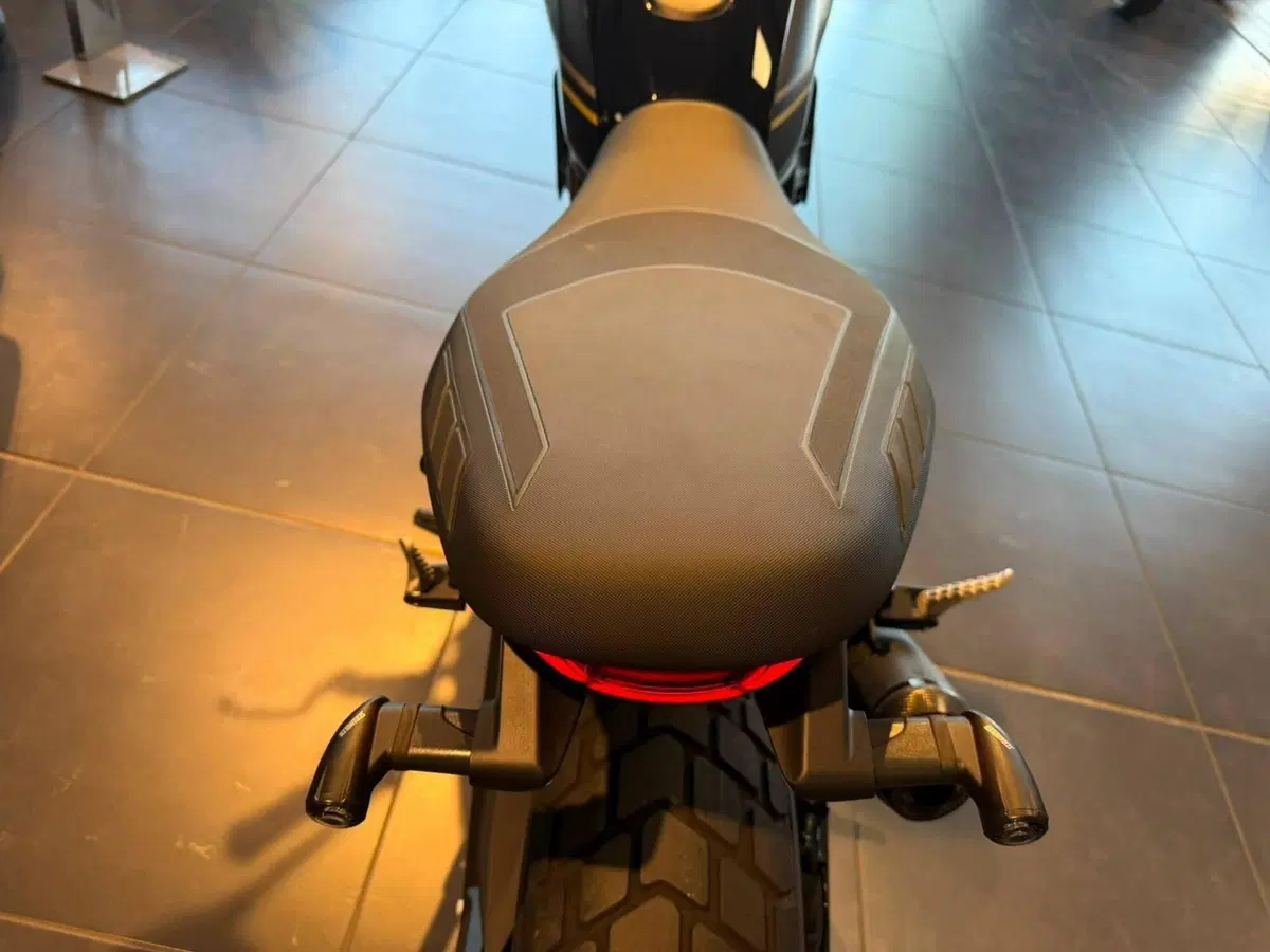 Ducati Scrambler 800 Full Throttle (2025 - 26) (10)