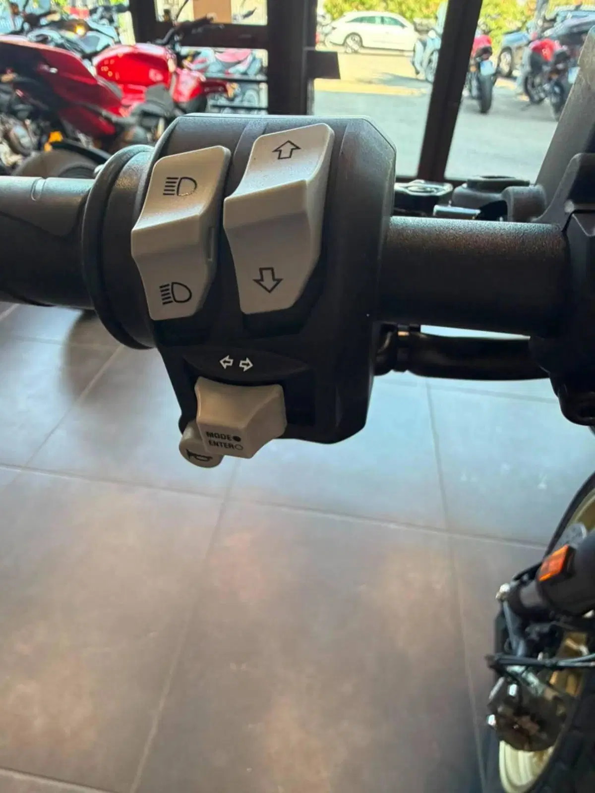 Ducati Scrambler 800 Full Throttle (2025 - 26) (20)