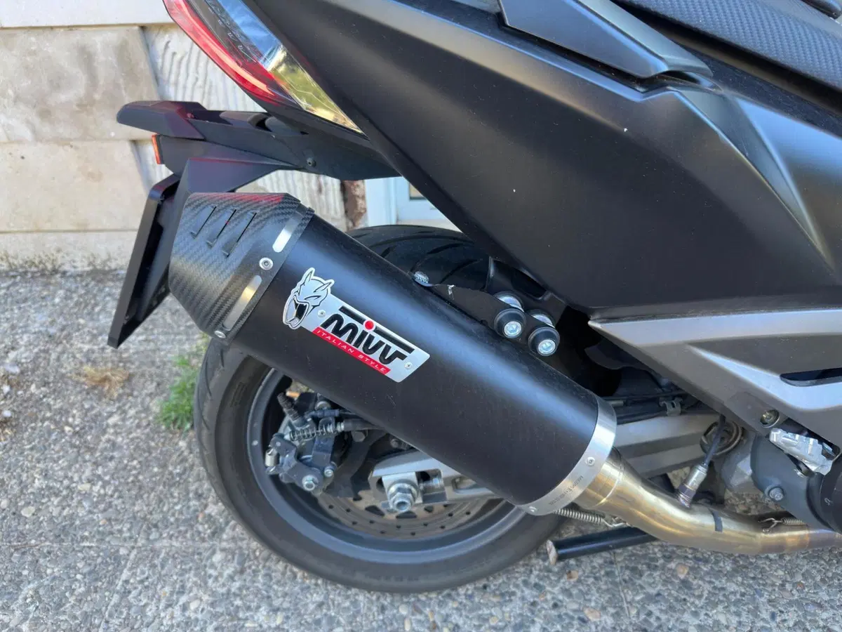 Kymco AK 550 (2017 - 19) (8)