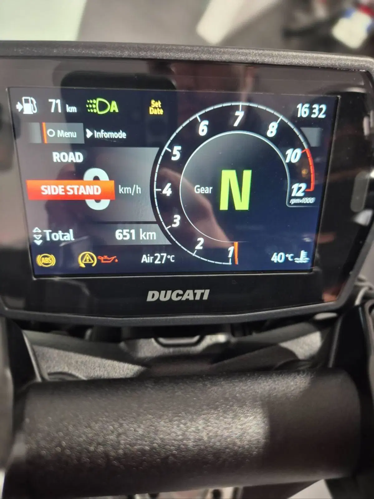Ducati Monster 890 (2026) (15)