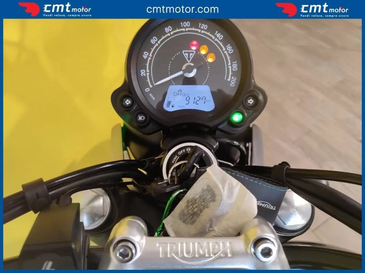 Triumph Street Twin 900 (2021 - 22) (5)