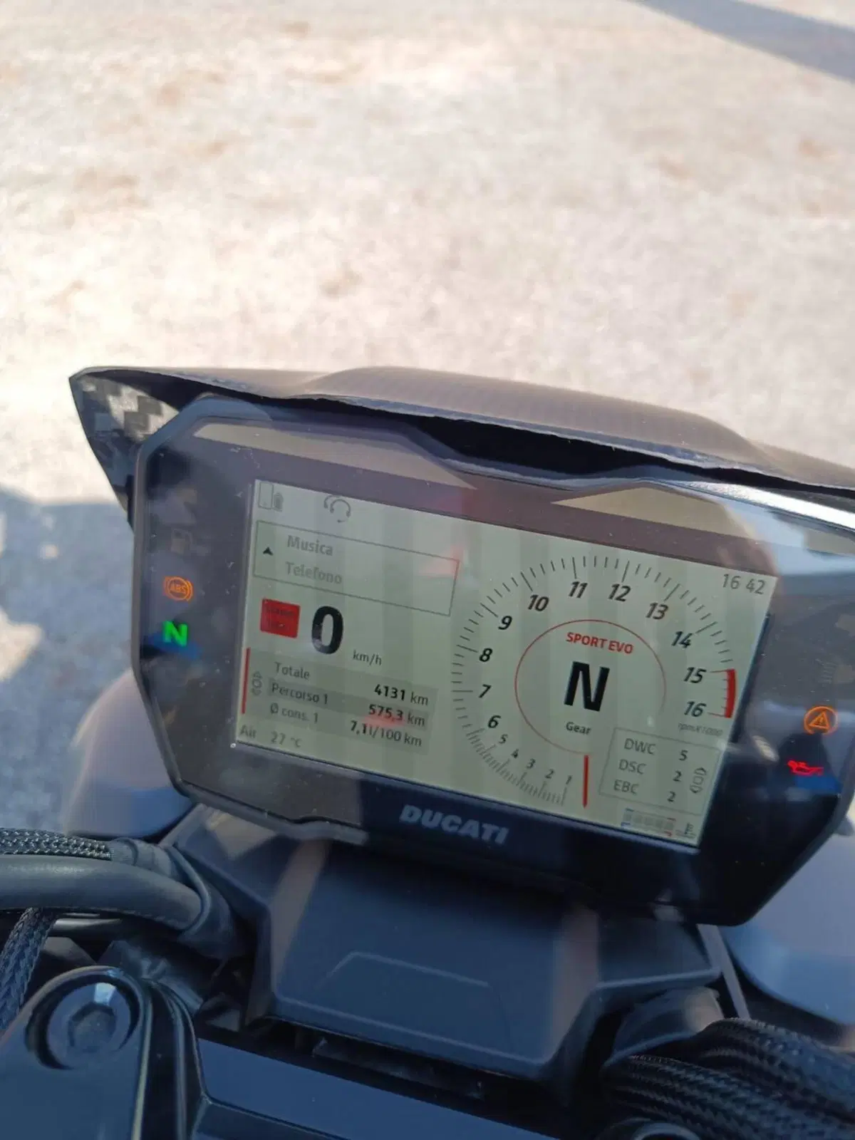 Ducati Streetfighter V4 S (2023 - 24) (11)