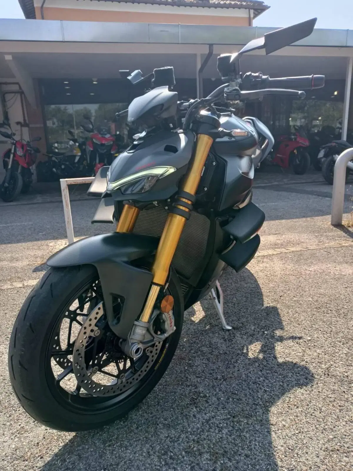 Ducati Streetfighter V4 S (2023 - 24) (2)