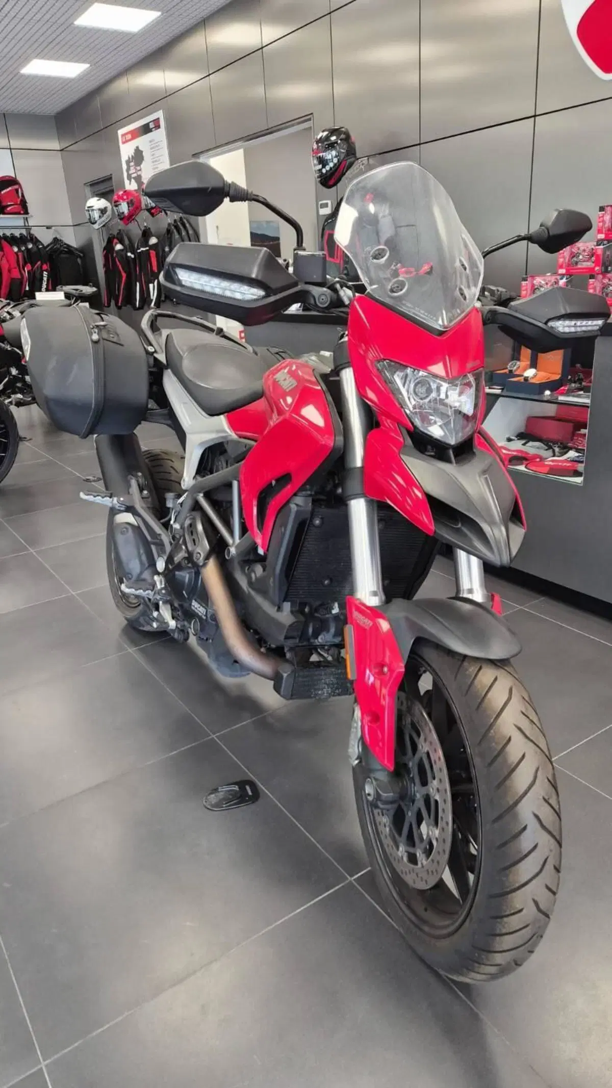 Ducati Hyperstrada 939 (2016 - 18) (2)