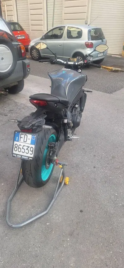 Yamaha MT-09 (2021 - 23) usata
