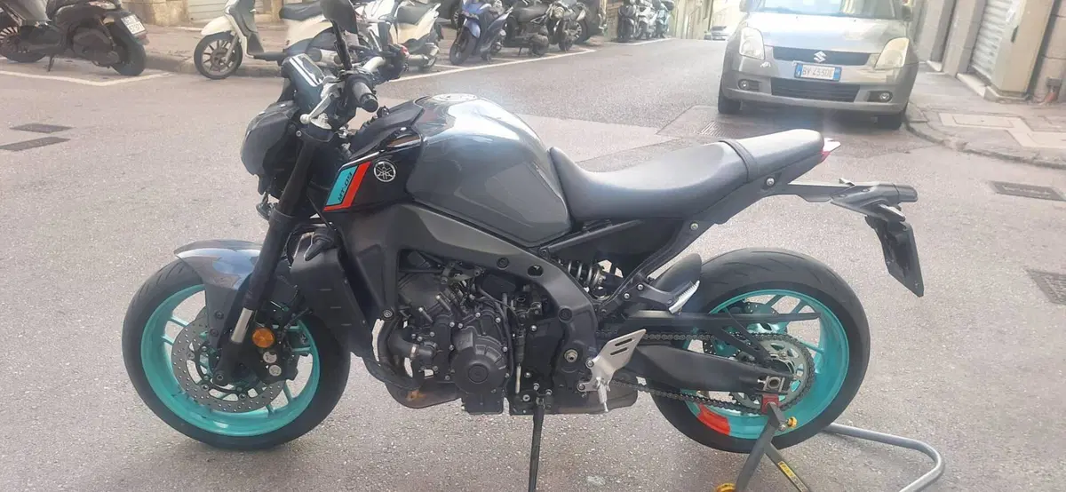 Yamaha MT-09 (2021 - 23) (4)