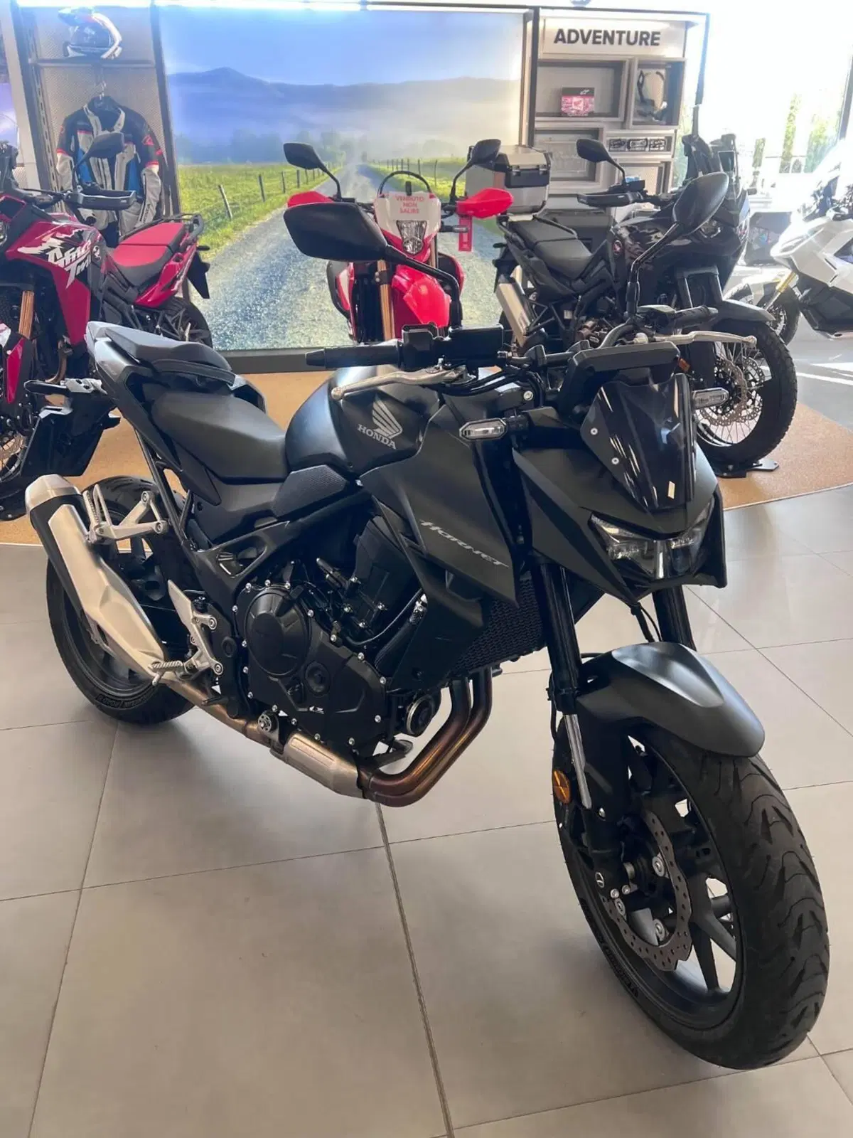 Honda CB 750 Hornet (2025) (2)