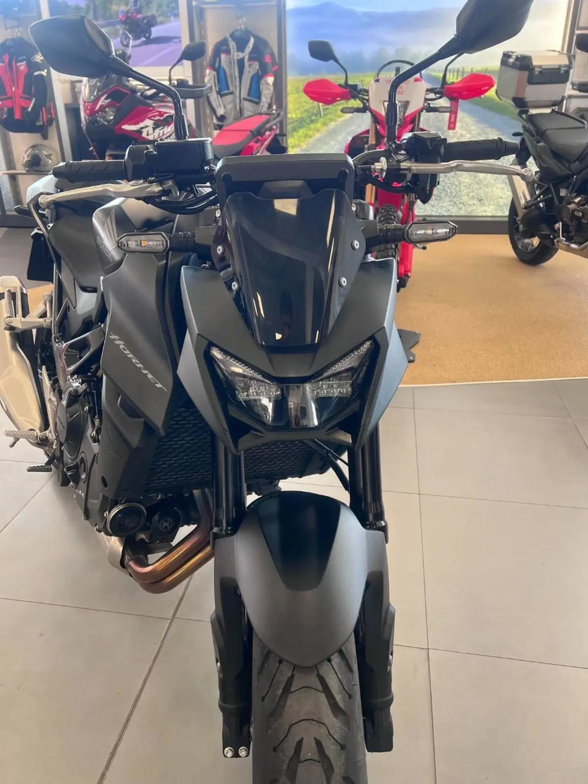 Honda CB 750 Hornet (2025) (3)