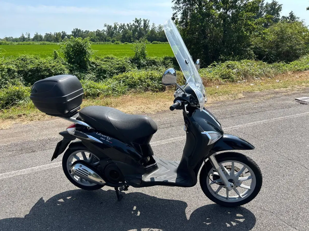 Piaggio Liberty 150 3V Full Optional (2013 - 15) (2)
