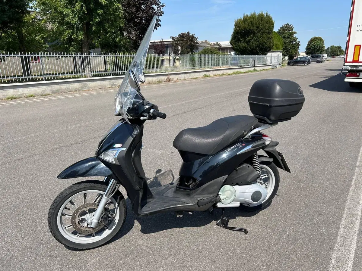 Piaggio Liberty 150 3V Full Optional (2013 - 15) (3)