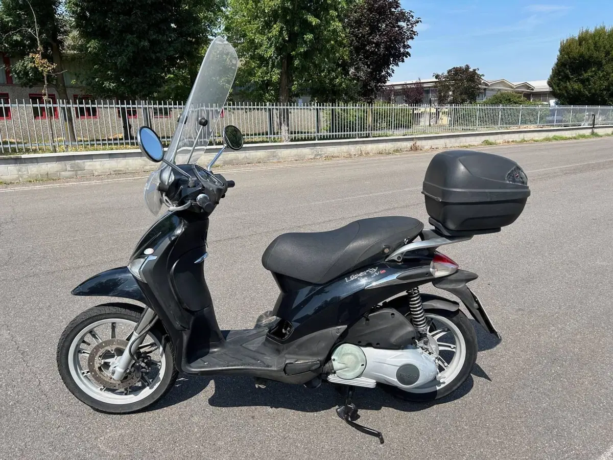 Piaggio Liberty 150 3V Full Optional (2013 - 15) (4)