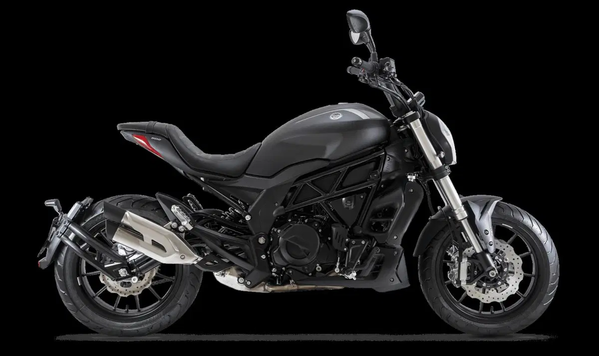Benelli 502 C (2021 - 25)