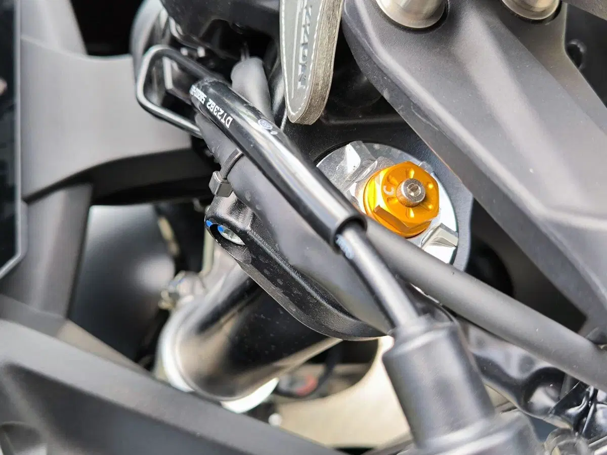 Suzuki GSX-8R (2024 - 26) (14)