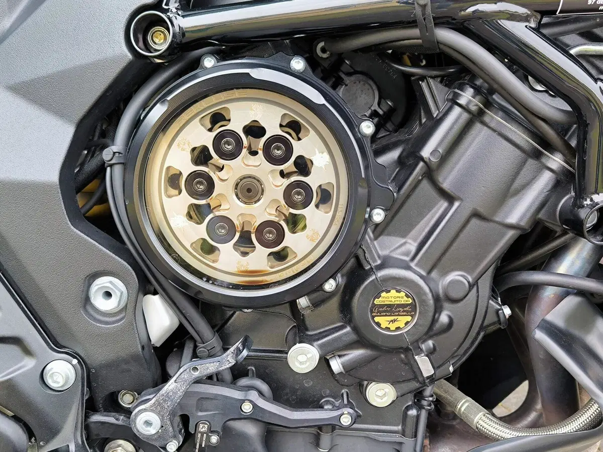 MV Agusta Turismo Veloce 800 Lusso SCS (2021 - 26) (7)