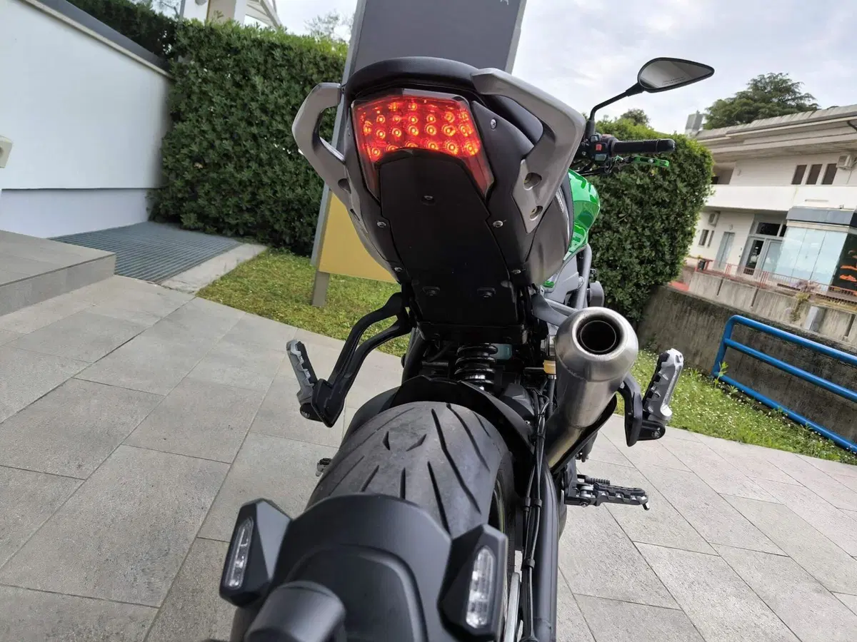 Benelli 752 S (2022 - 25) (2)