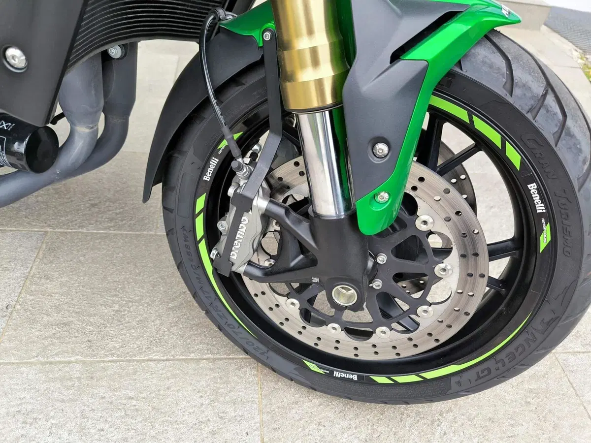 Benelli 752 S (2022 - 25) (3)