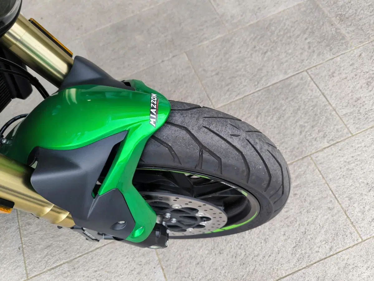 Benelli 752 S (2022 - 25) (5)
