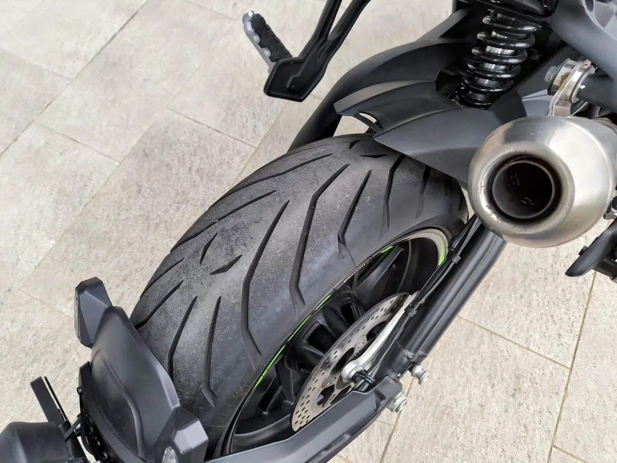 Benelli 752 S (2022 - 25) (6)
