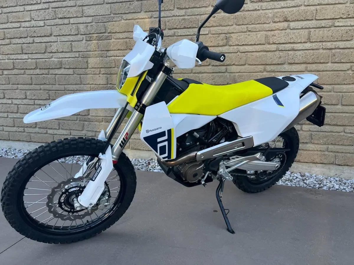 Husqvarna 701 Enduro (2026) (2)