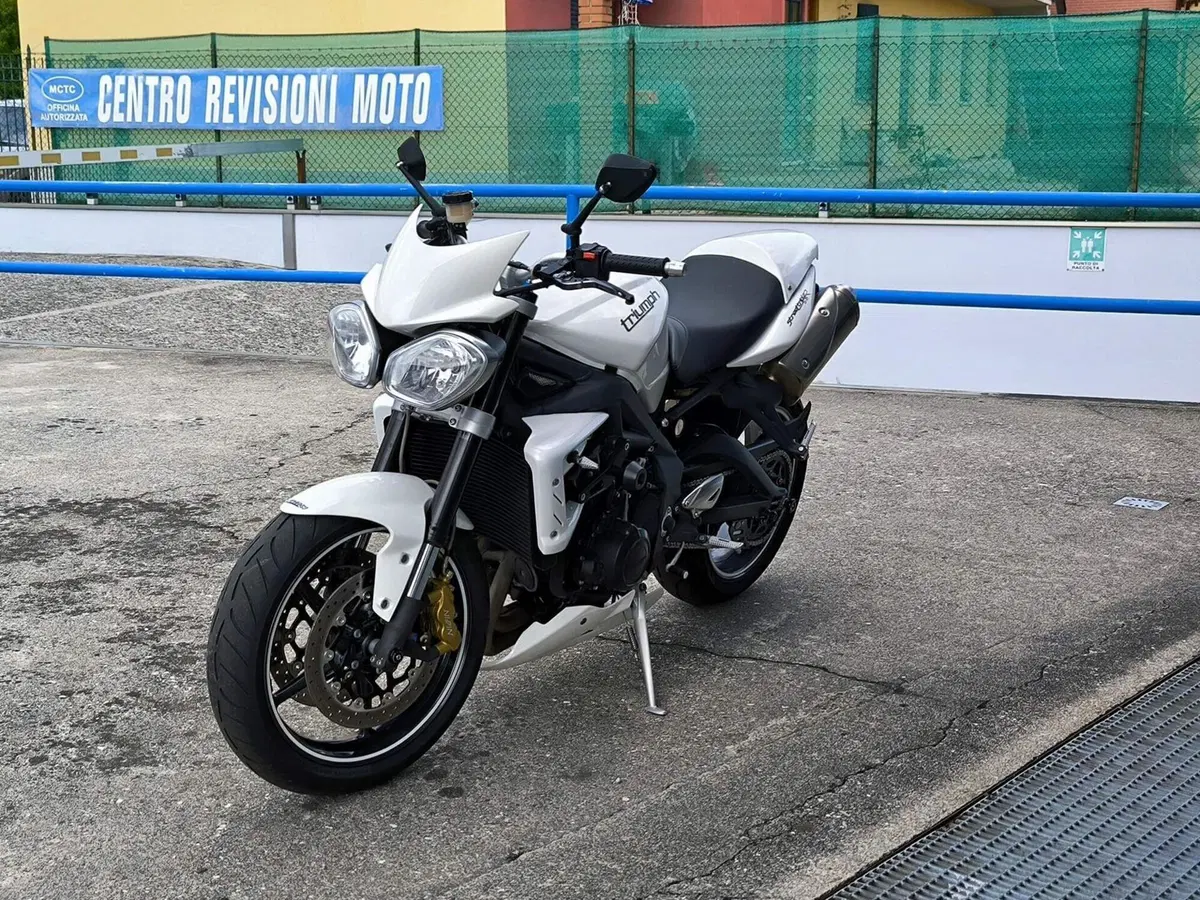 Triumph Street Triple R (2009 - 12) (2)