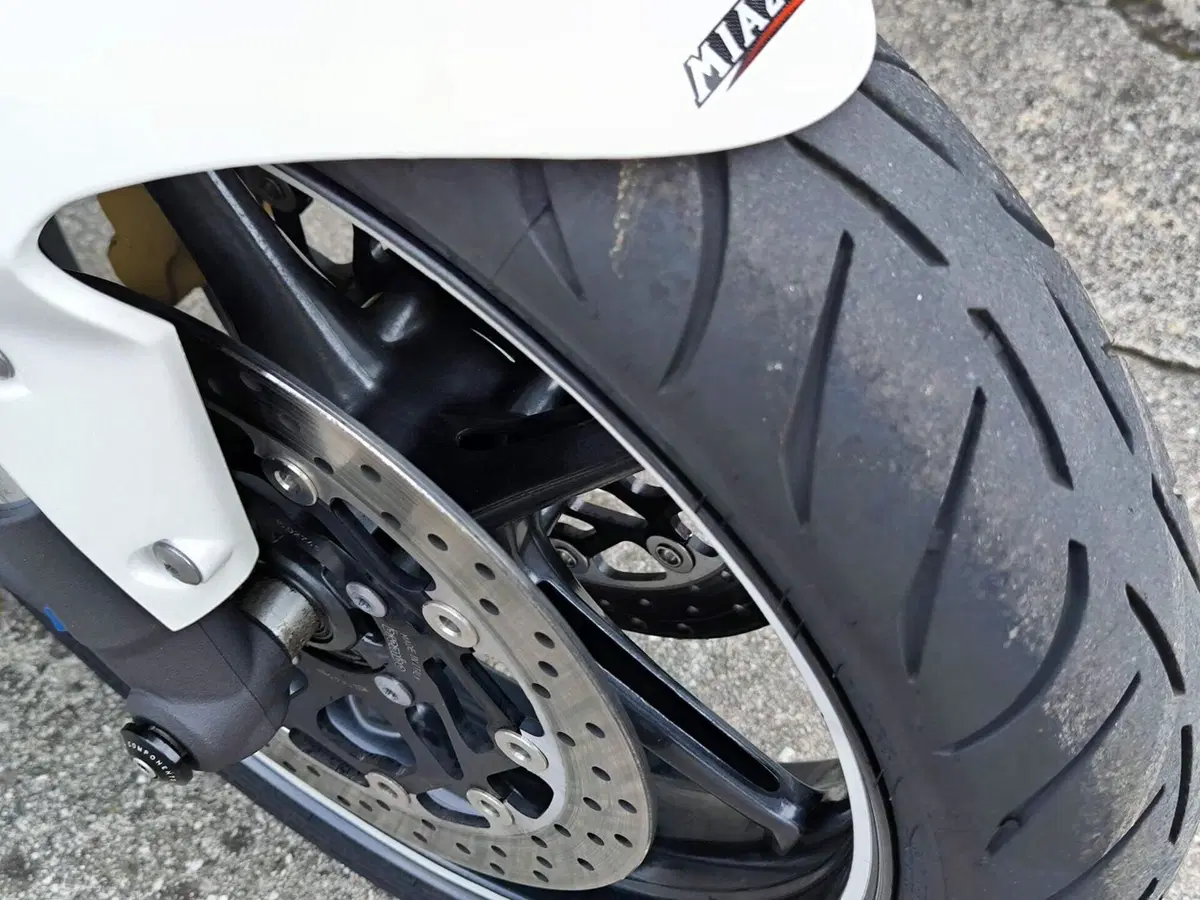 Triumph Street Triple R (2009 - 12) (11)