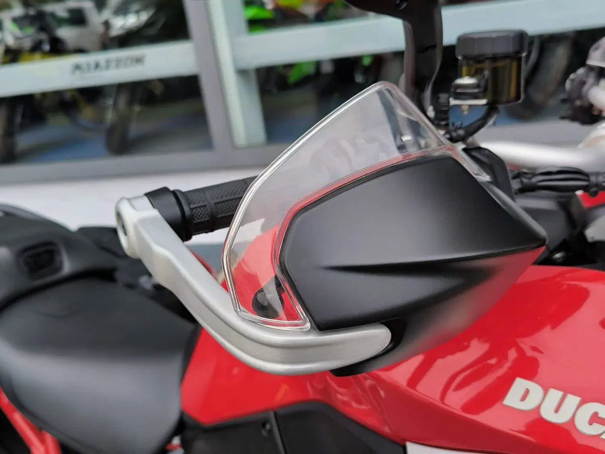 Ducati Multistrada V4 S (2021 - 24) (17)