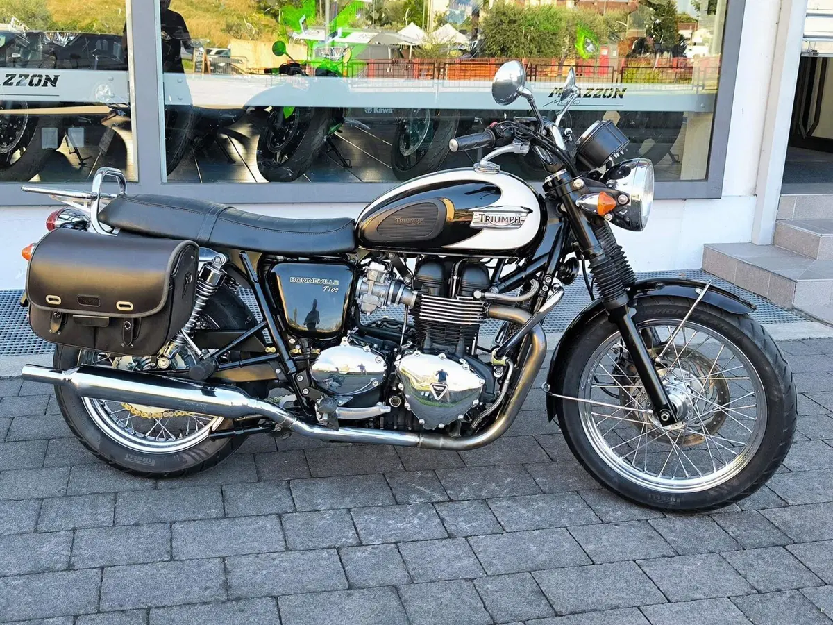 Triumph Bonneville (2007 - 16)